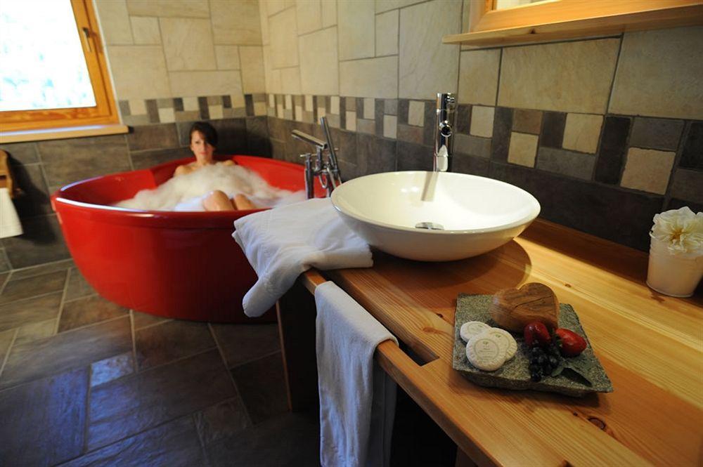La Madonnina Del Gran Paradiso Wellness Hotel كوجن المظهر الخارجي الصورة